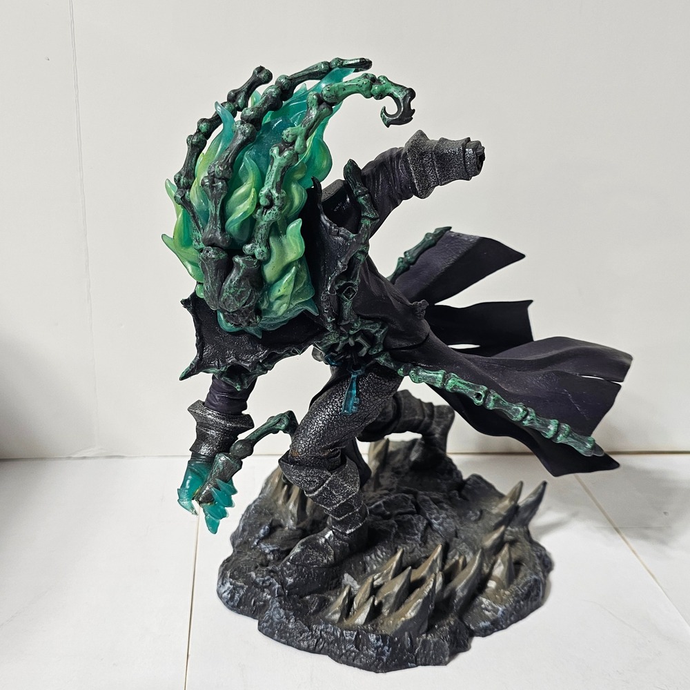 League of Legends Thresh Unlocked Statue Riot Games 2014 Figure Collectible